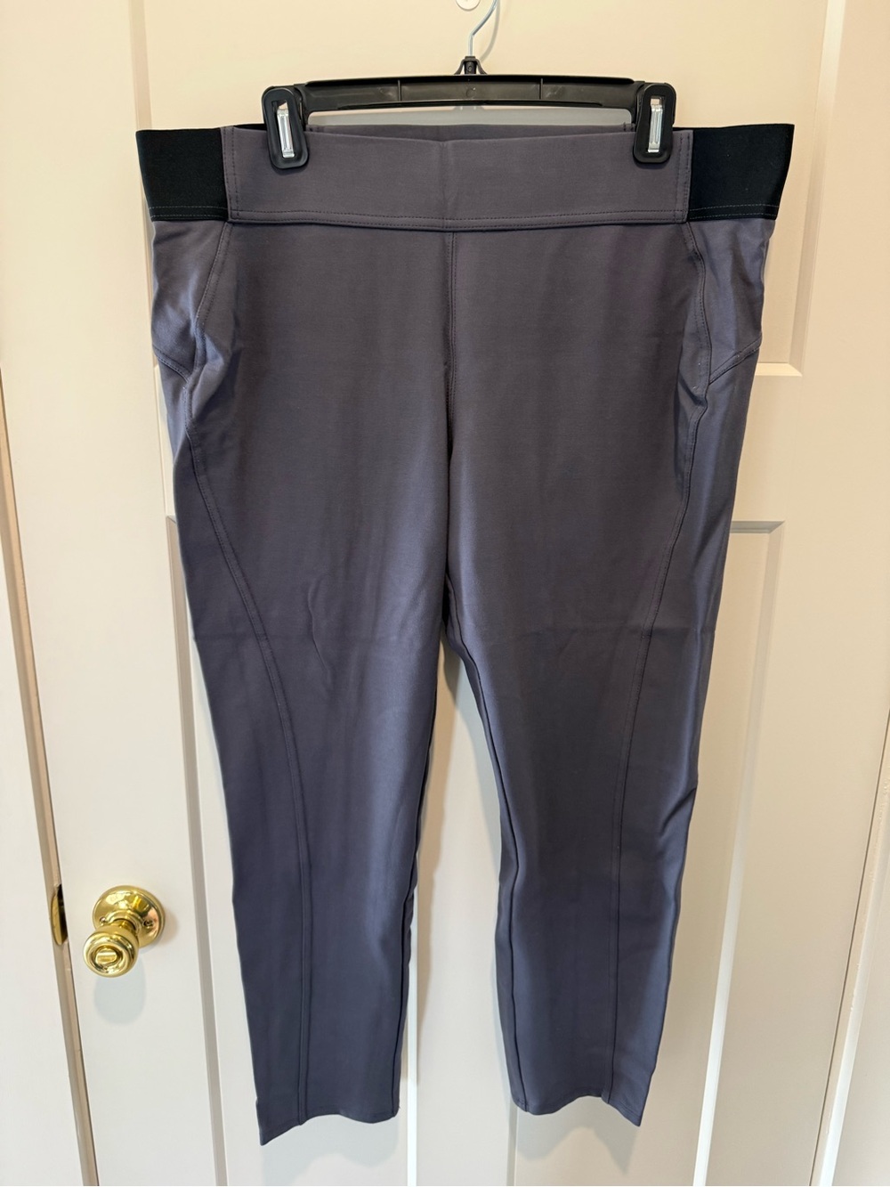 Simply Vera Vera Wang Gray Ponte Ankle Pants with Black Waistband
